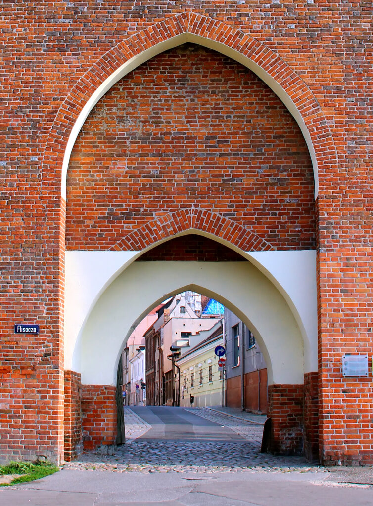 Brama klasztorna w Toruniu